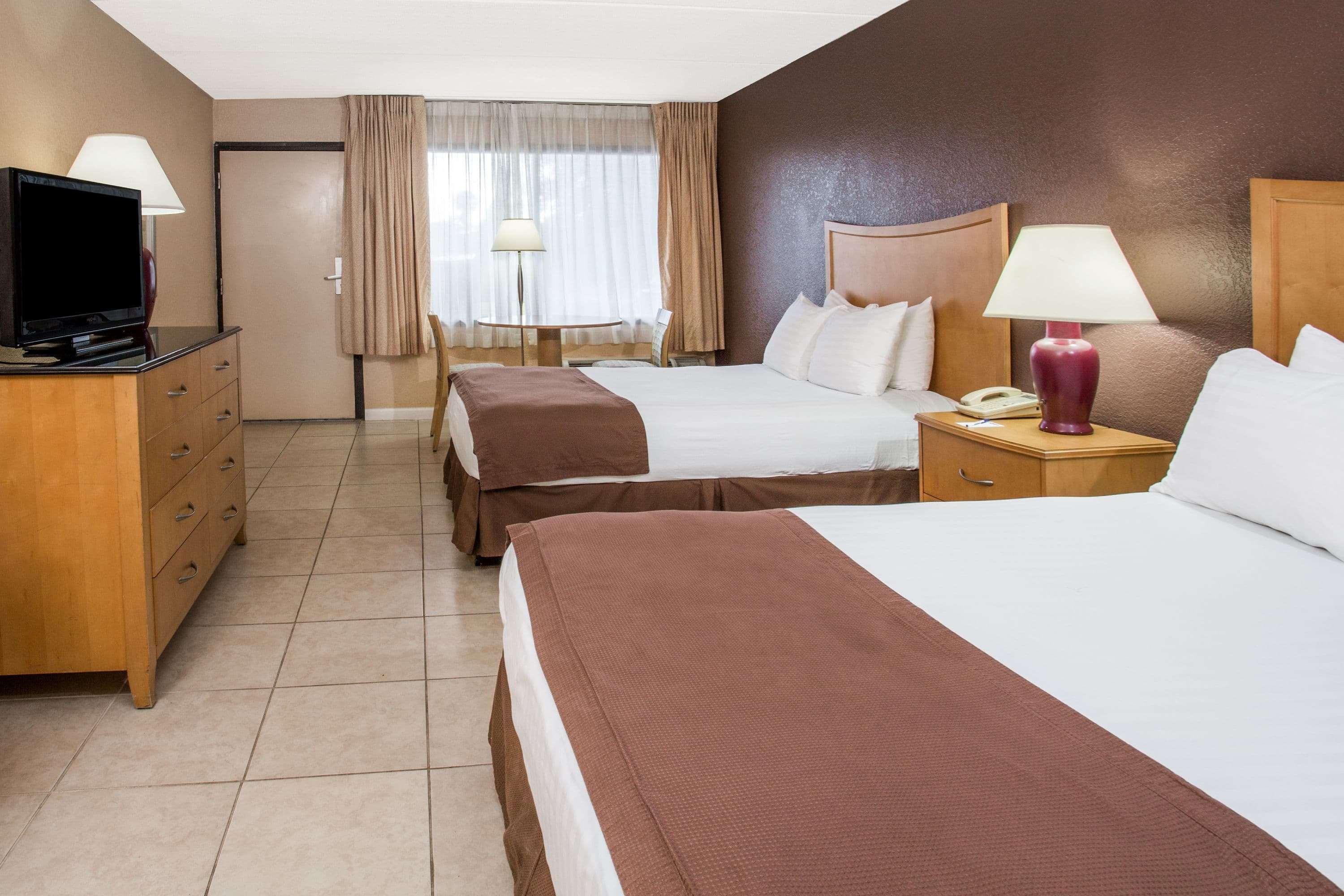 Travelodge By Wyndham Deltona Exterior photo
