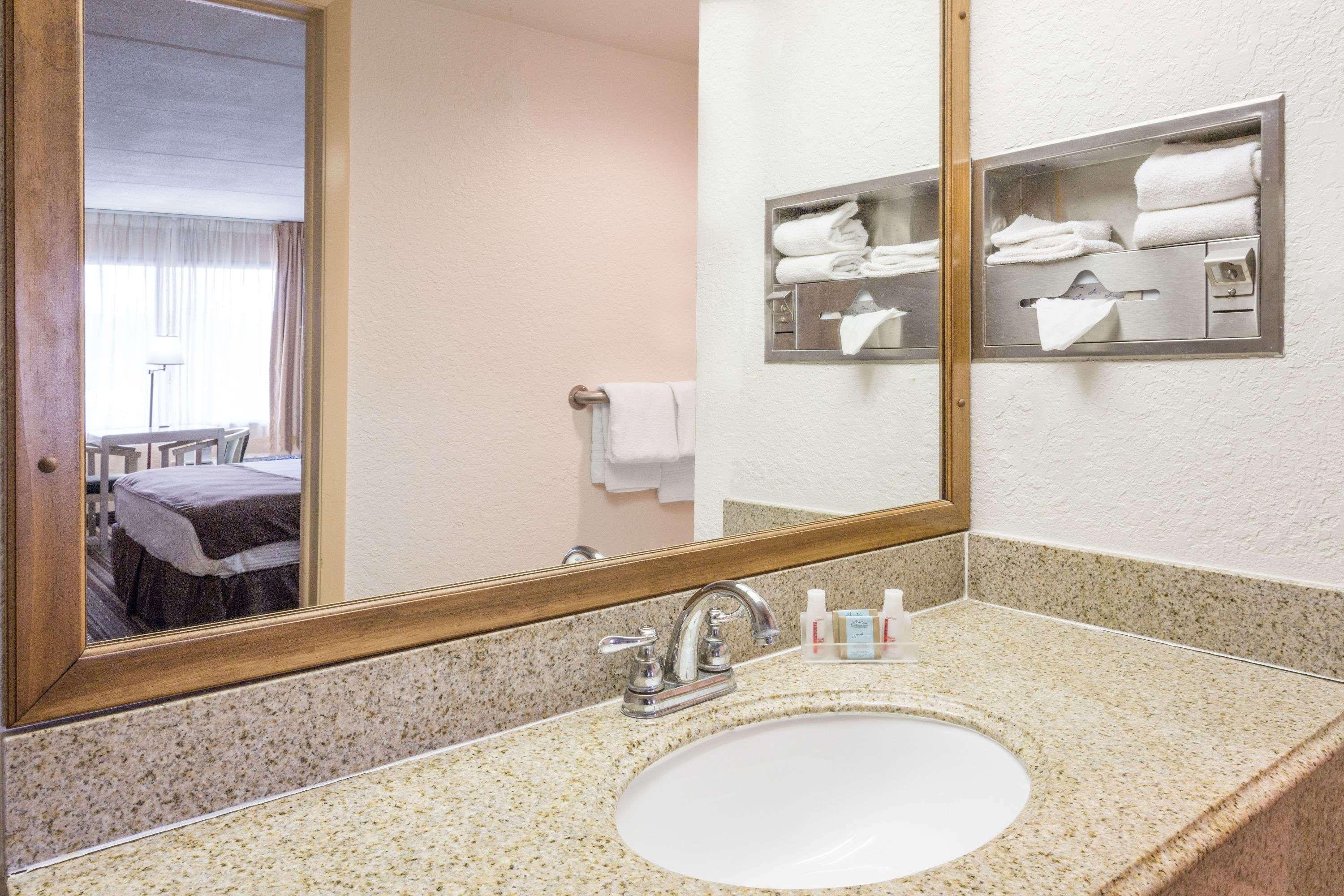 Travelodge By Wyndham Deltona Exterior photo