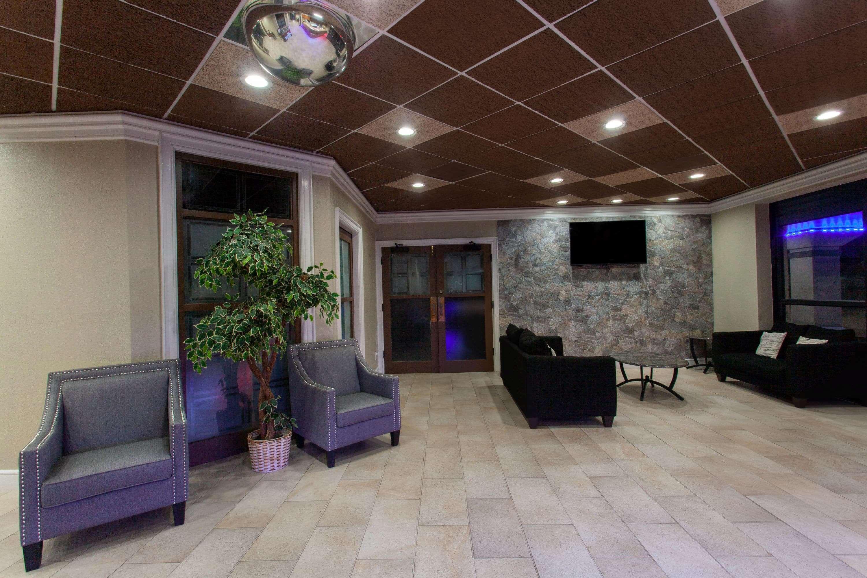 Travelodge By Wyndham Deltona Exterior photo
