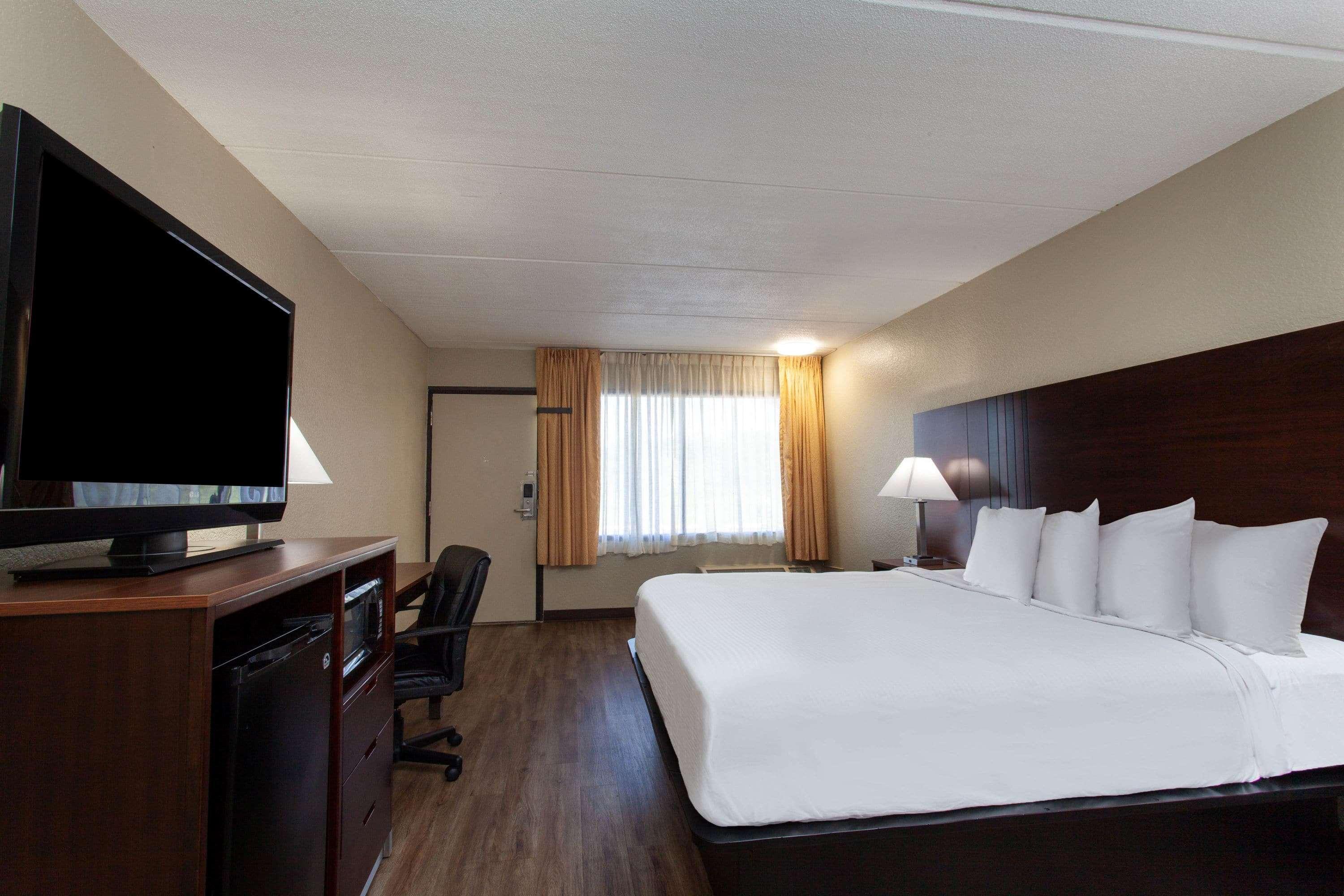 Travelodge By Wyndham Deltona Exterior photo