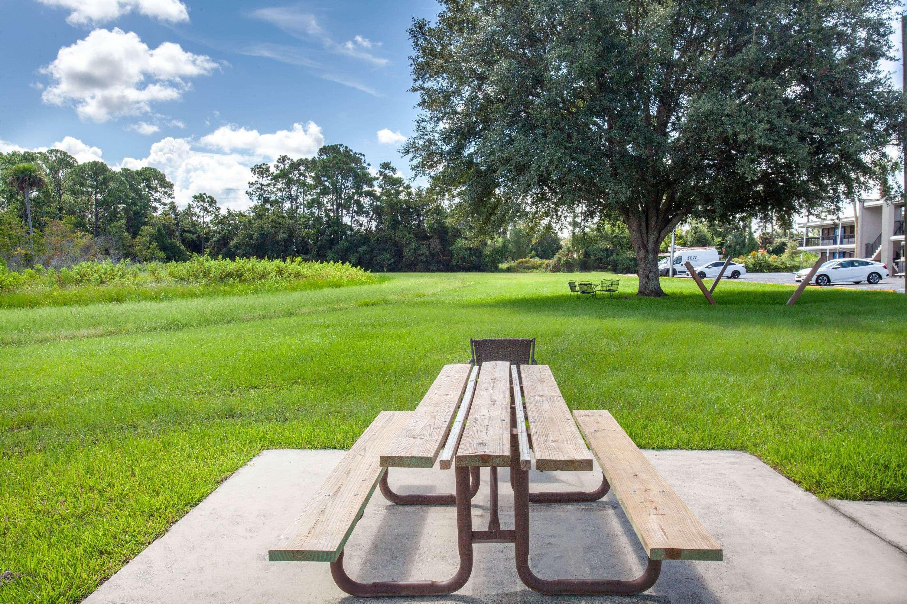 Travelodge By Wyndham Deltona Exterior photo